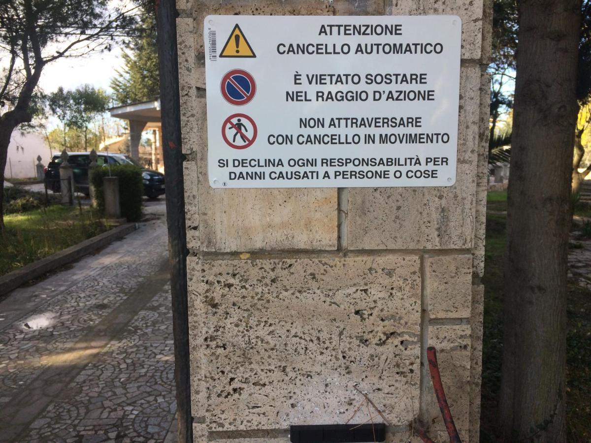 Villa L'Ottagono Con Cucina Parcheggio Privato Telecamerizzato E Wifi Gioia Del Colle Exterior photo