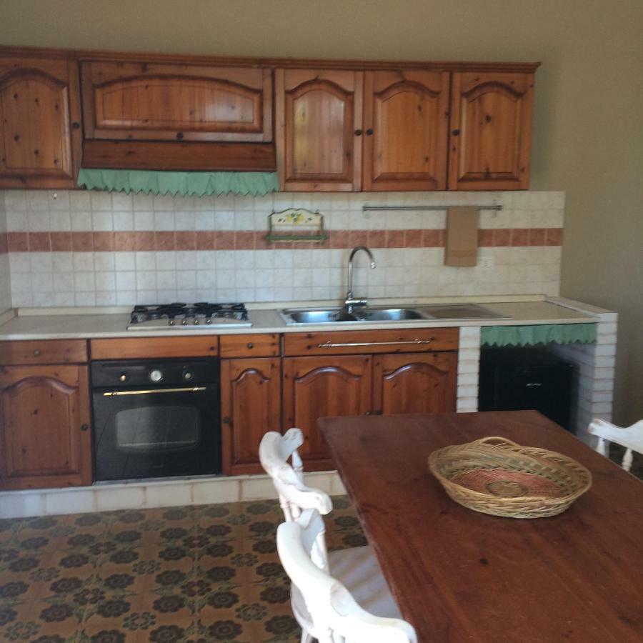 Villa L'Ottagono Con Cucina Parcheggio Privato Telecamerizzato E Wifi Gioia Del Colle Exterior photo