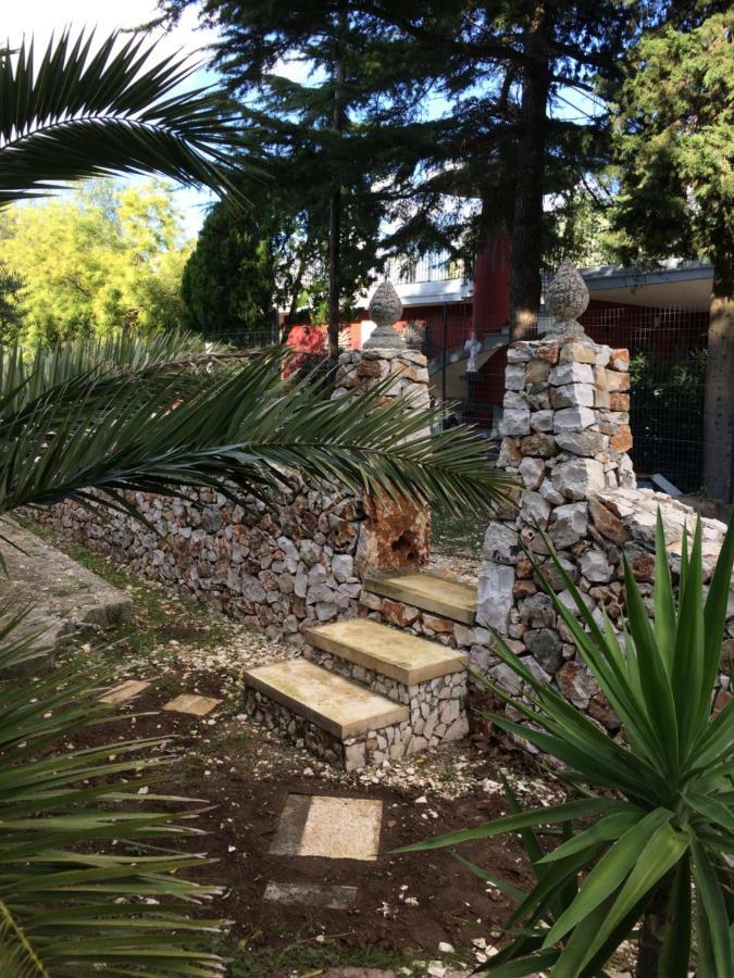 Villa L'Ottagono Con Cucina Parcheggio Privato Telecamerizzato E Wifi Gioia Del Colle Exterior photo