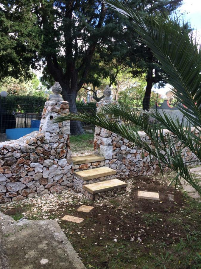 Villa L'Ottagono Con Cucina Parcheggio Privato Telecamerizzato E Wifi Gioia Del Colle Exterior photo
